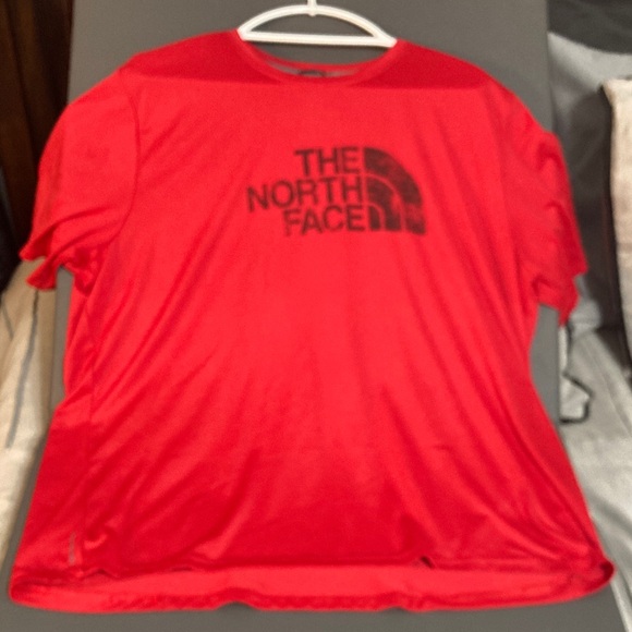 The North Face Bold Red Tee Dri fit material men’s XL - Picture 2 of 5